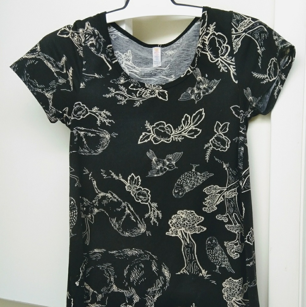 Lularoe tee, size XS